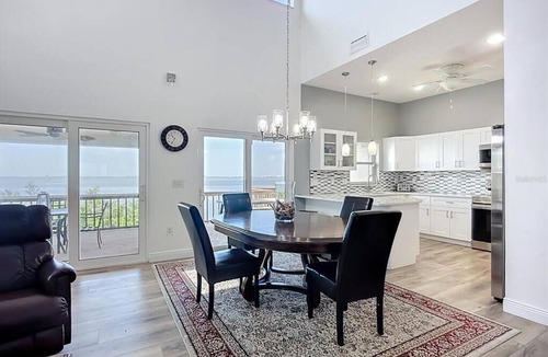 Bayshore Gardens House | Summer Discounts!3BD 2BA Townhome Side A Bring your Boat