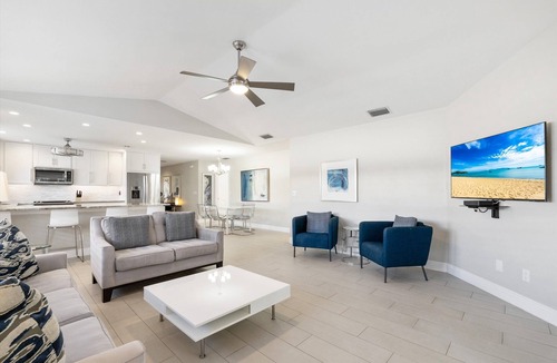 Naples Park House | SUMMER SPECIALS! Designer House, Heated Pool & Spa, close to beaches, FREE Bikes