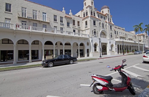 Palm Beach Condo | SUN-FILLED PENTHOUSE; WALK TO BEACH AND IN-TOWN; BEST UNIT IN THE BLDG!