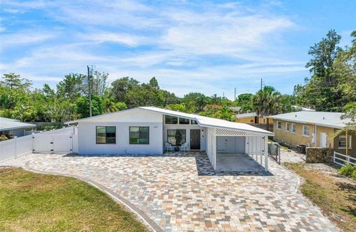 Sarasota House | Sun-Kissed Haven Quiet 3BR/2BA 20 Min to Beach