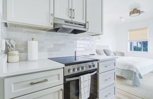 Palm Beach Shores Apartment | Sun Sand and Style Studio
