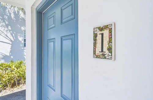 Palm Beach Shores Apartment | Sun Sand and Style Studio