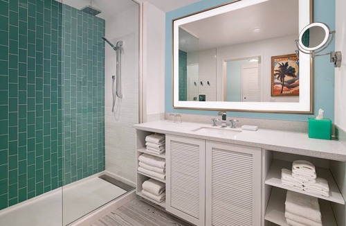 Fort Myers Beach Resort | Sun, Sand & Pool Views in 3 Beachfront Rooms Near Crescent Beach Family Park
