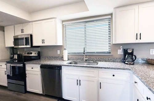 Englewood Condo | Sunburst Condo - Beach, Bay & Pool