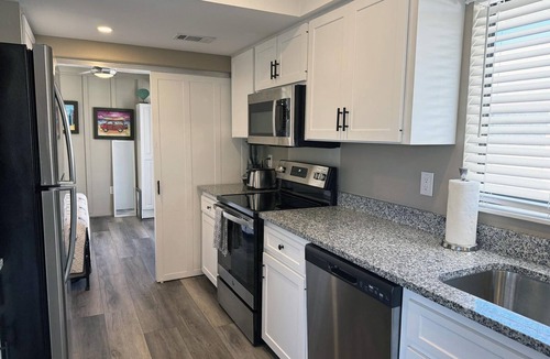 Englewood Condo | Sunburst Condo - Beach, Bay & Pool