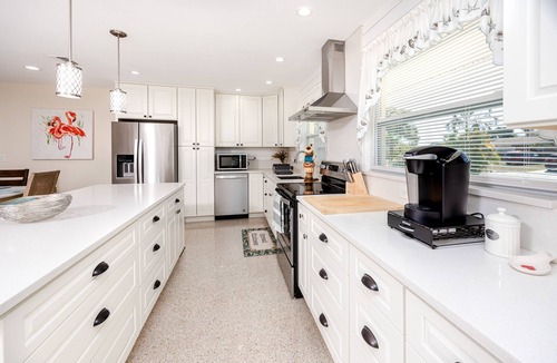 Seminole House | Sunny 3 bd residential home w/pool 5min to beach