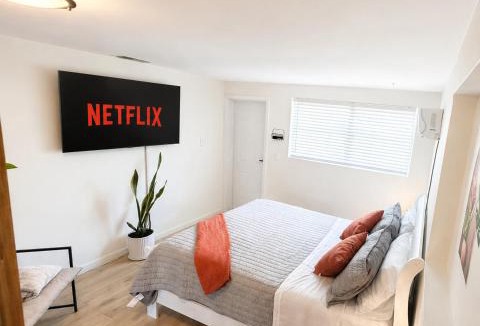Orlando Apartment | Sunny Baldwin Park Studio Walk to Cafés & Downtown Orlando