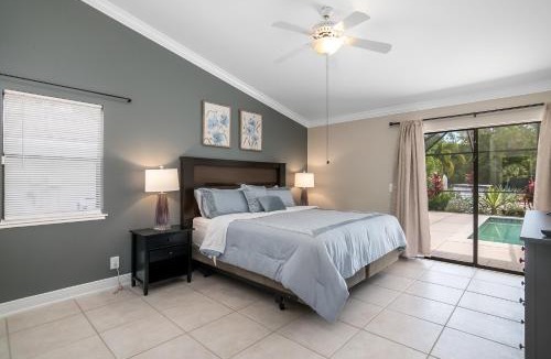 Naples Villa | Sunny Naples Escape