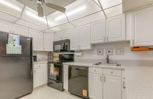 Fort Pierce Condo | Sunny Ocean Village Beach Condo: Community Pool