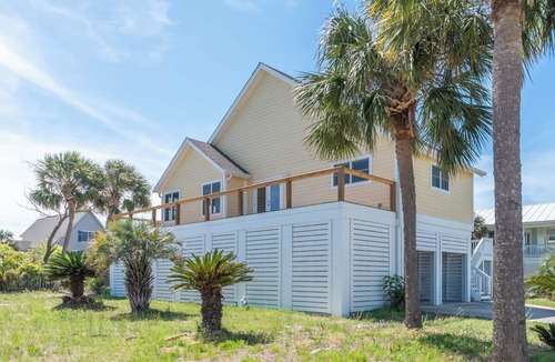 Beachwalk House | Sunny, oceanview home with easy beach access