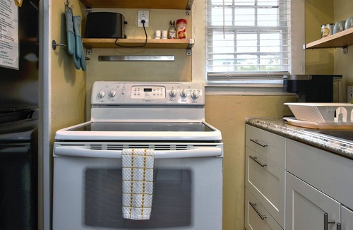 Pass-a-Grille Cottage | Sunny PaG Island rental w/bikes-just steps2beach