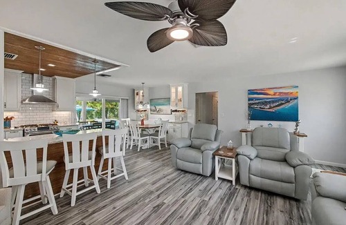 Palm Beach Shores House | ☀️Sunny Palm Gardens Coastal Retreat