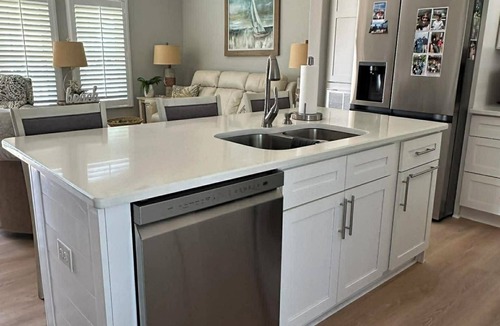 Fort Myers Beach House | Sunny Sand Dollar/Charming 2-bedroom house with AC/delightful Fort Myers Beach