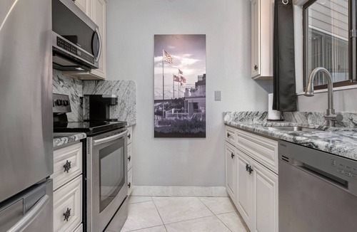 Englewood Condo | Sunny Side Up 2 bed 2 bath steps to the gulf!