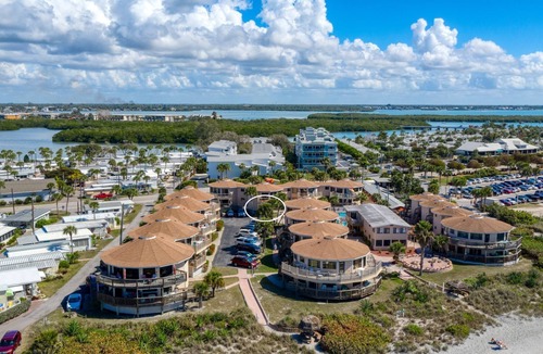 Englewood Condo | Sunny Side Up 2 bed 2 bath steps to the gulf!