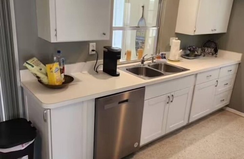 Bay Isle House | Sunny Siesta Key Retreat w/Private Heated Pool | 2BR | Dog-Friendly