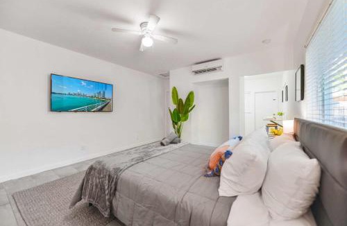 Northeast Miami Apartment | Sunny Studio in the Heart of Miami