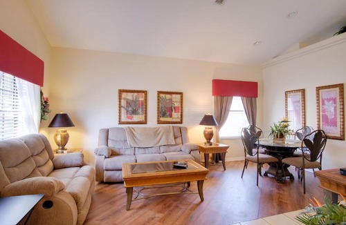 Bridgeford Crossing House | Sunny Villa w/Lanai: 17 Mi to Disney!