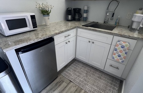 Fort Myers House | Sunrises & Moonlight Private & Cozy