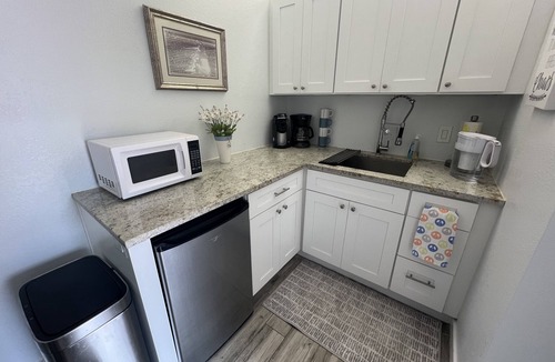 Fort Myers House | Sunrises & Moonlight Private & Cozy