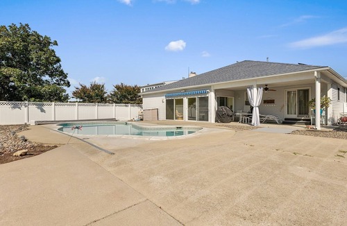 North Cape May House | Sunset beach house. 1 block to the beautiful Delaware Bay beach!