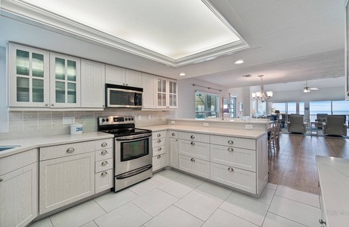 Bonita Springs House | Sunset Beachfront Luxury – 4BR/4.5BA+Loft, Fresh Coastal Design & Elevator