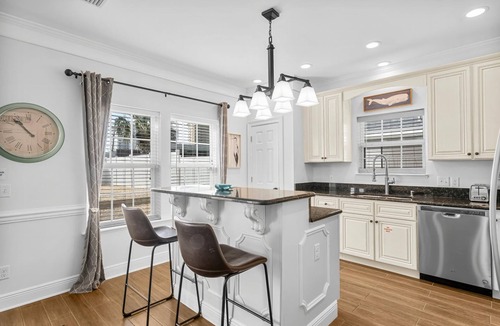 Holiday Beach House | Sunset Escape - Walk to Beach, Pet-Friendly, Near Pier Park & 30A - Free Golf!