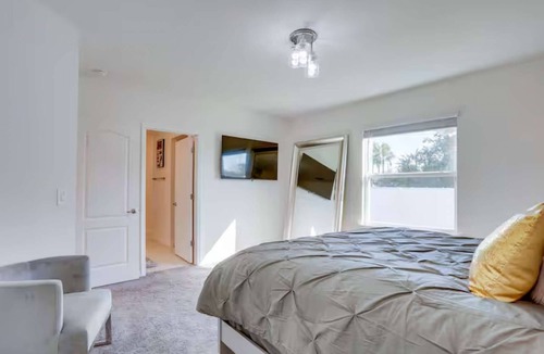 Port Saint Lucie Hotel | Sunset Harem Hideaway Port St. Lucie - Your Tropical Oasis with A Private Pool and Stunning Sunsets
