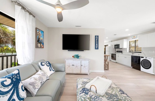 Englewood House | Sunset Rendezvous Beach Condo Upper Unit #241 Manasota Key