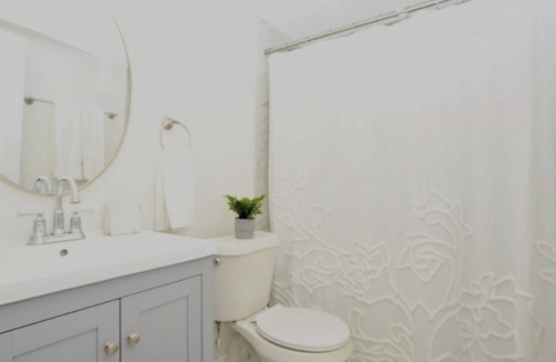 Gulfport Villa | Sunset Villa by Mazuma Suites-close to beaches and fun