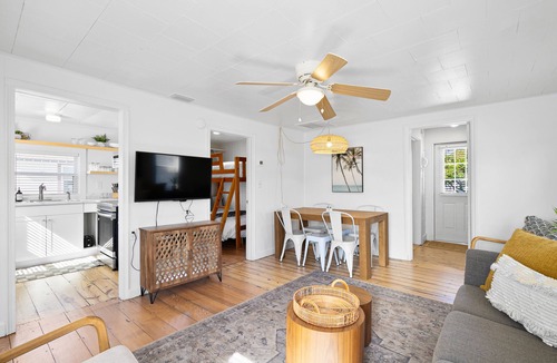 Southgate House | Sunshine Bliss Bungalow