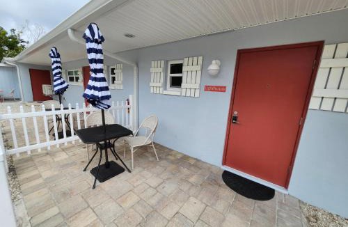Sanibel Hotel | Sunshine Island Inn - Adults only