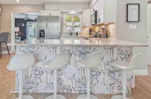 South Pinellas Community Council House | Sunshine Tiki Retreat * Poolside Cabana Bar& Pool