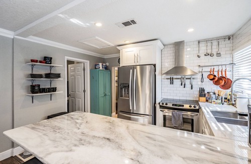 East Tampa House | ~Swimming Pool~ Cozy Historic Tampa Bungalow