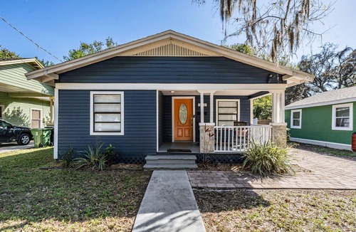East Tampa House | ~Swimming Pool~ Cozy Historic Tampa Bungalow