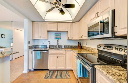 Englewood Condo | Tamarind on the Bay – Beach, Boats & Blissful View