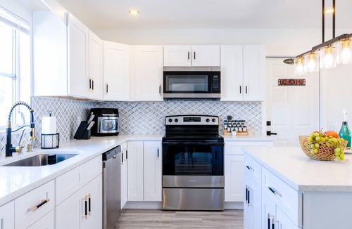 Bay Crest Park House | Tampa 5BR and 4 bath , Escape with Pool, Hot Tub & Private Theater