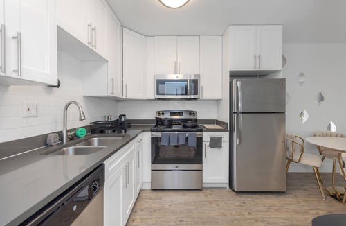 Beach Park Apartment | Tampa Comfort Loft on Kennedy