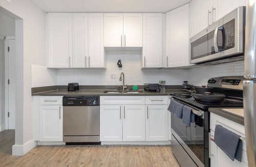 Beach Park Apartment | Tampa Comfort Loft on Kennedy
