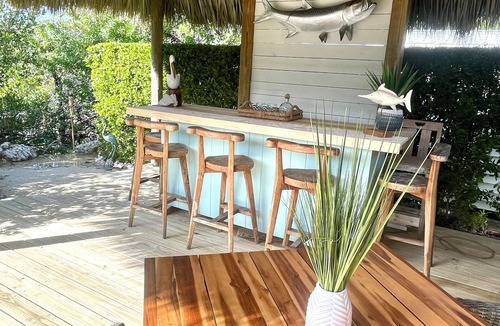 Twin Lakes House | Tarpon Villa- Pool, Outdoor Tikihut,Tranquil Paradise