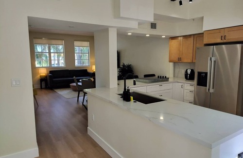 Hallandale Beach Ski Chalet | tElite Beach Residence 2065 Hallandale Beach