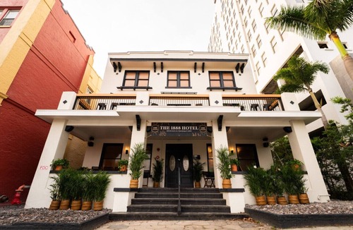 St. Petersburg - Clearwater Bed & Breakfast | The 1888 Hotel 203(A/B) Standard King 1Bed/1Bath