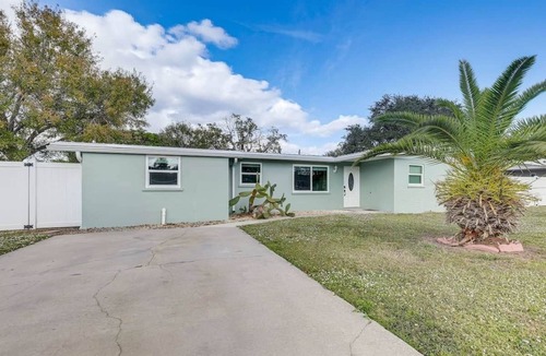 Clewiston House | The Angler's Dream- Beautiful 4BR Home & HUGE Pool