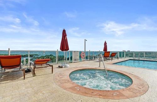 Coconut Grove Apartment | The Arya Escape 20th Floor 2BR with Kitchen