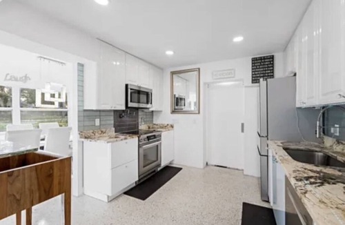 Valencia Terrace House | The ATOMIC ART HOUSE- HGTV Featured Artist Mid-Century Retreat Sleeps 6