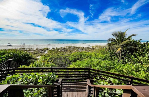 Holmes Beach Apartment | The Beach Front
