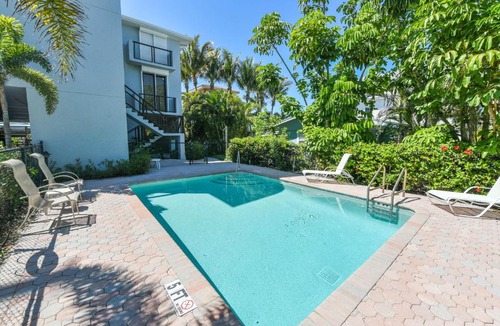 Holmes Beach Apartment | The Beach Front
