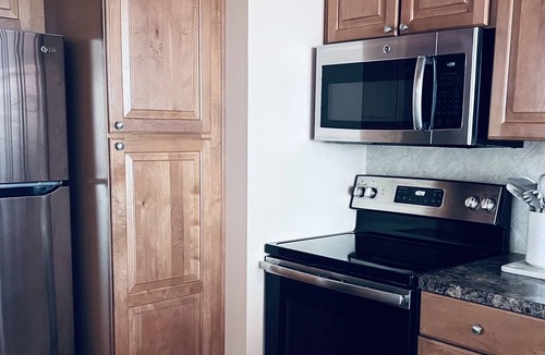 Isla del Sol Condo | THE BEACH IS WAITING! 5 mins to various beaches . Available April 15th 2024