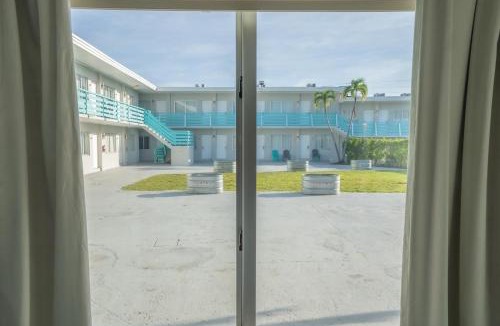 Northeast Miami Hotel | The Biscayne Hotel