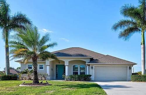 Long Meadow House | The Blue Sapphire Private Home